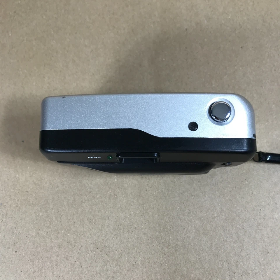 Polaroid 370 Date 35mm Point and Shoot Film Camera - Image 3 of 3