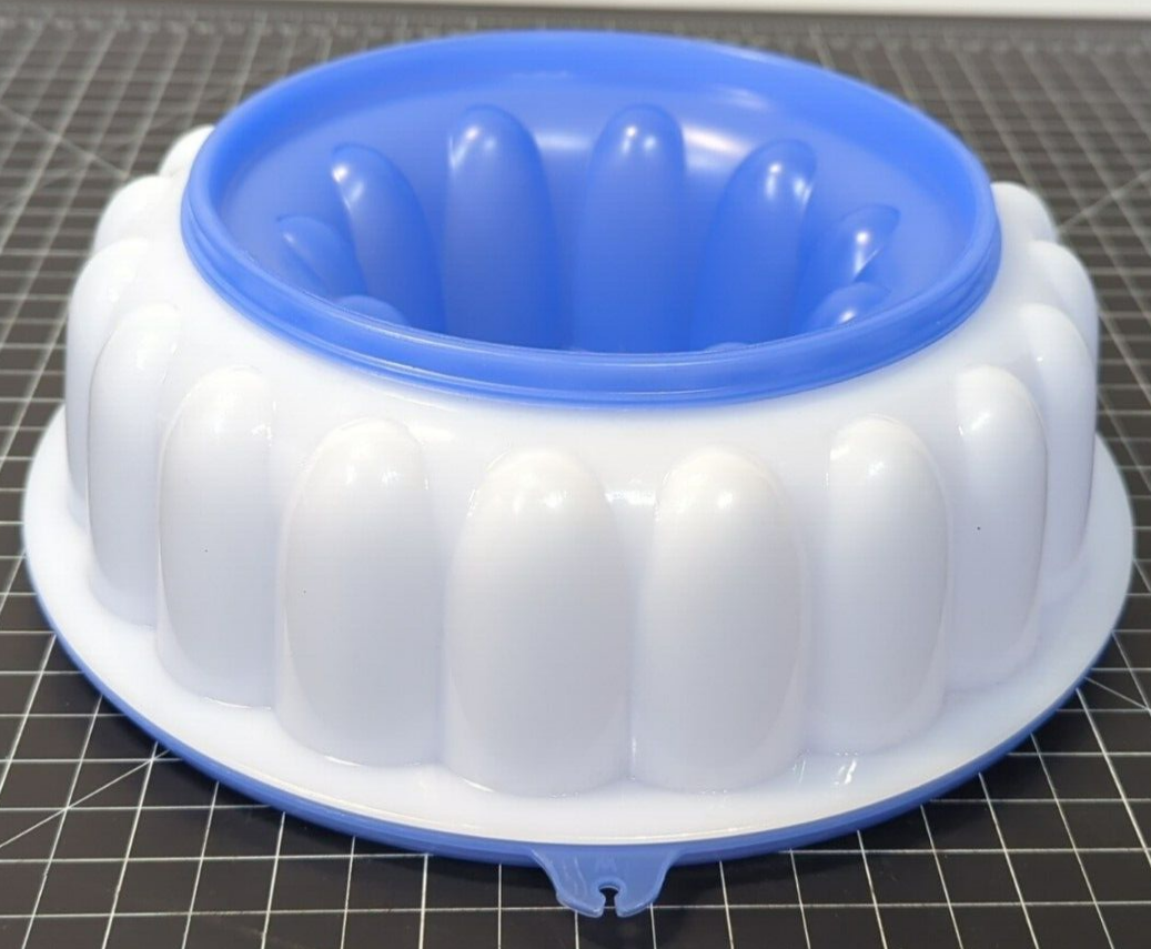 Tupperware Classic Regular Gelatin Jello Jel-Ring Mold cup Purple
