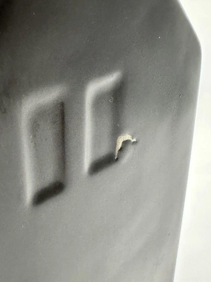 Jarrón "Bienvenido" negro Rae Dunn Farmhouse Foto 4 de 4