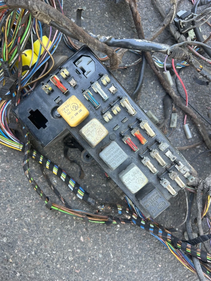 Arnés carrocería bmw e21 320i caja fusibles 1979 Foto 2 de 4