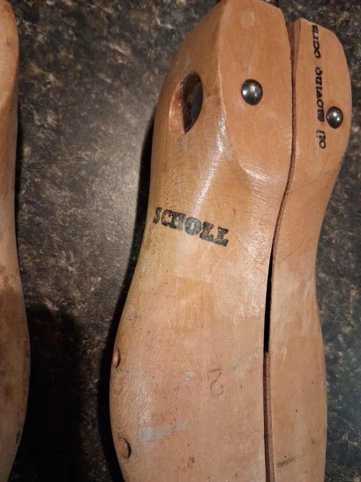 Par de camillas de madera ajustables vintage Dr Scholl para zapatos Foto 3 de 4
