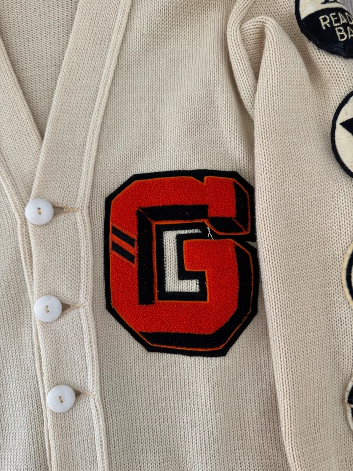 Cardigã vintage anos 60 Letterman malha bordado remendos Texas S verdadeiro creme dos anos 1960 - Imagem 2 de 4