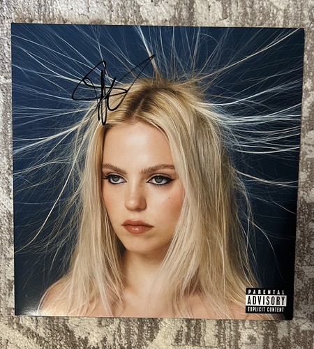 RENEE RAPP FIRMADO SNOW ANGEL VINILO LP - CERTIFICADO DE AUTENTICIDAD JSA (FIRMADO EN FUNDA) - Imagen 2 de 4