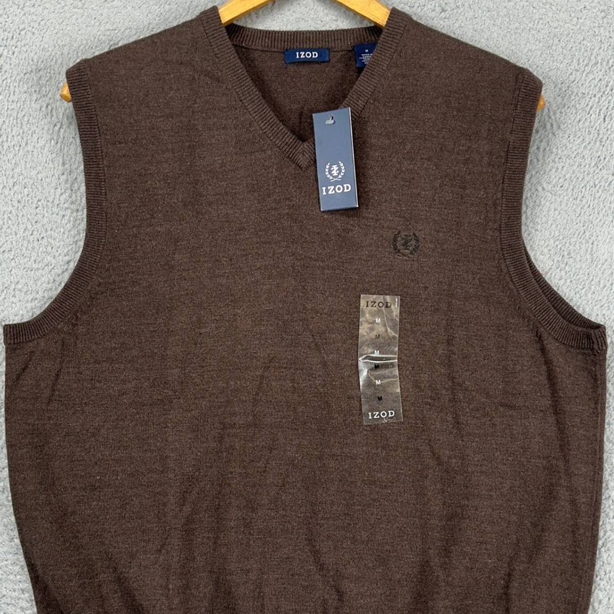 Izod Adult Mens V-Neck Sweater Vest Medium Dark Brown