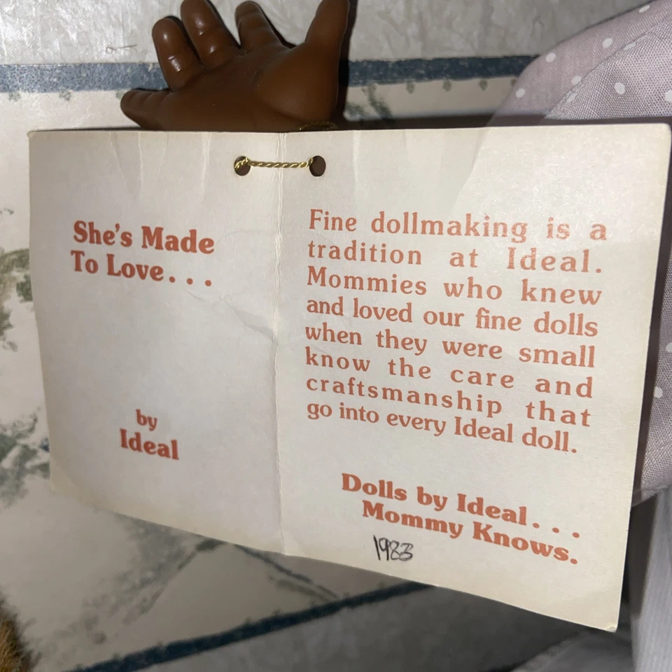 Boneca clássica afro-americana bebê Madam Alexander Thumbelina By Ideal 18’ - Imagem 4 de 4