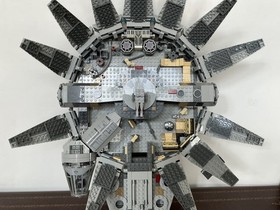 LEGO Star Wars: Millennium Falcon (75105)