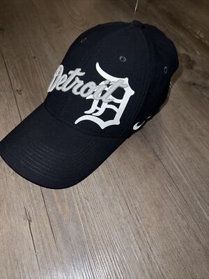 Nike Detroit The D Unisex Legacy91 Fitted Hat Cap Dri Fit Size M/L Med-Large