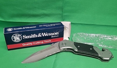 Smith & Wesson First Response Seat Belt Cutter Folder Linerlock Pocket Knife FRS
