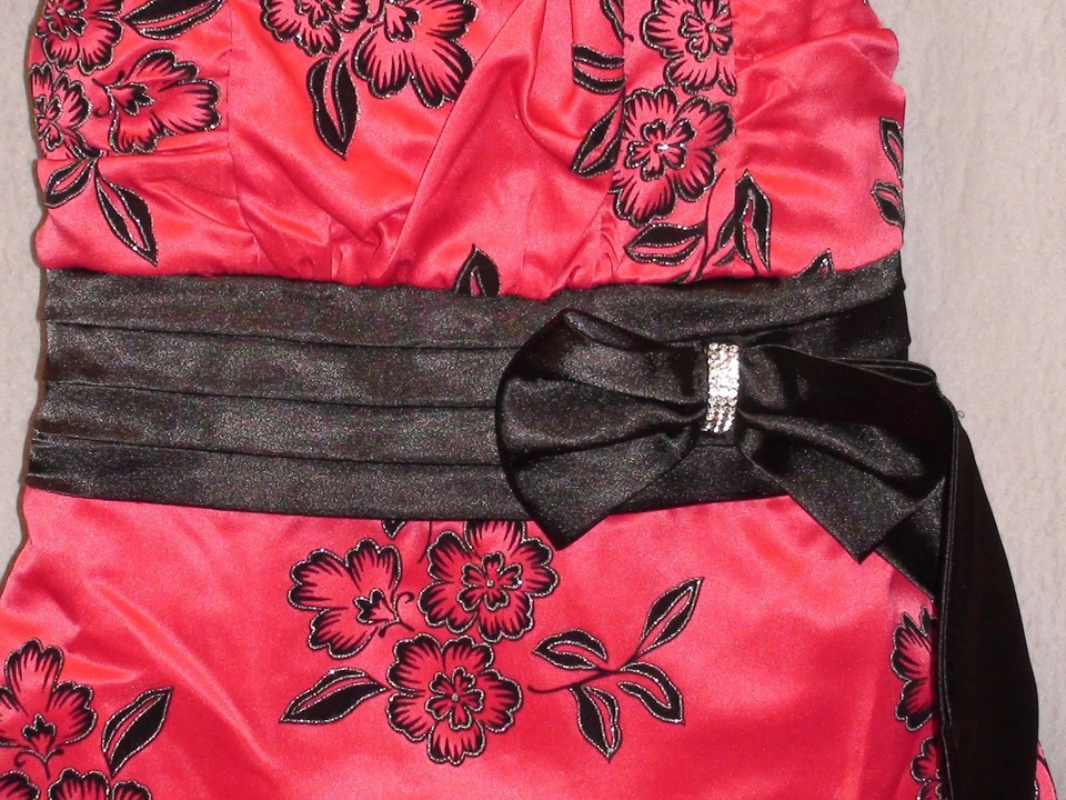 Vestido Elegante My Michelle Nuevo con Etiquetas Talla 12/14 Rojo y Negro Floral Estilo Recogida Burbuja  Foto 2 de 4