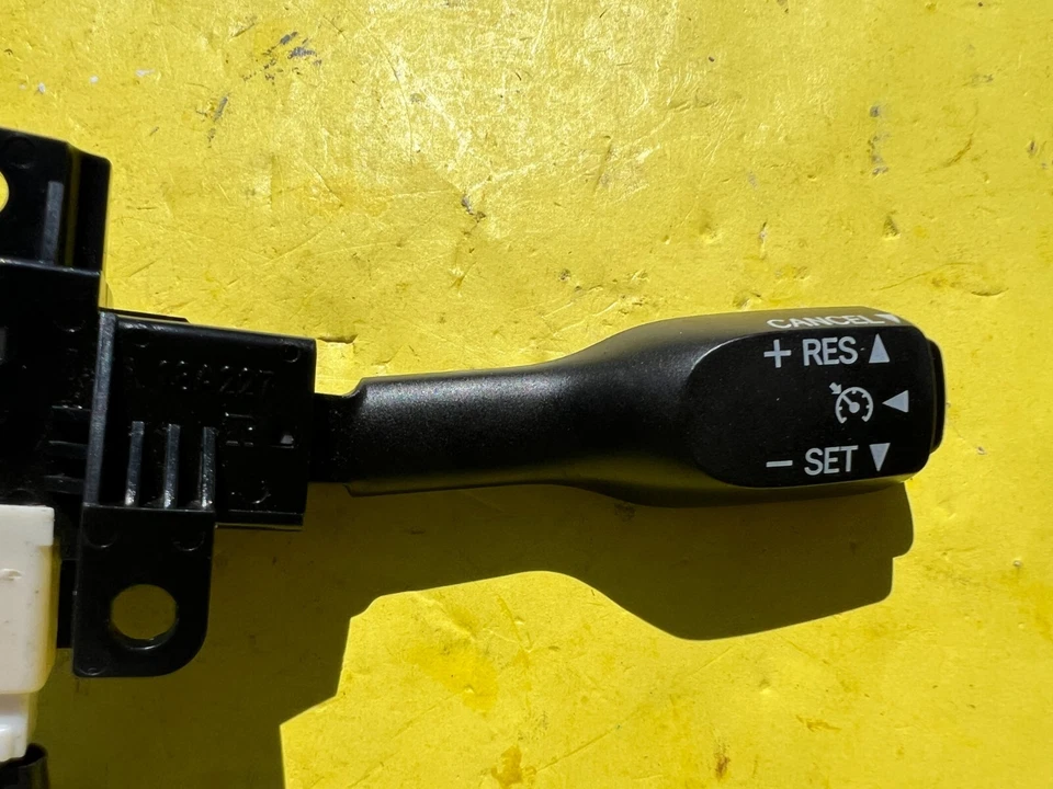 GENUINE 2013 -2015 TOYOTA VENZA  STEERING WHEEL COLUMN CRUISE CONTROL SWITCH OEM - Image 3 of 4