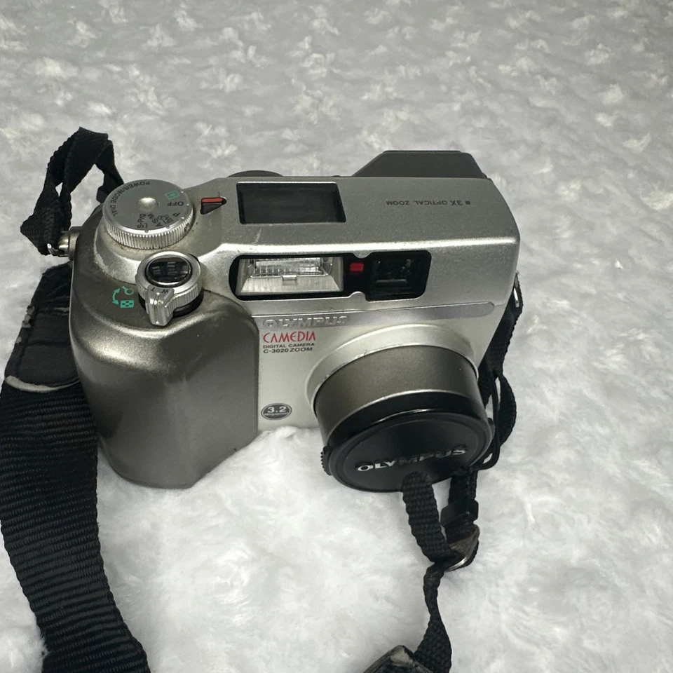 Olympus Digital Camera Camedia C-3020 Zoom 3.2MP Silver Tested Y2K Free Shipping - Image 3 of 4