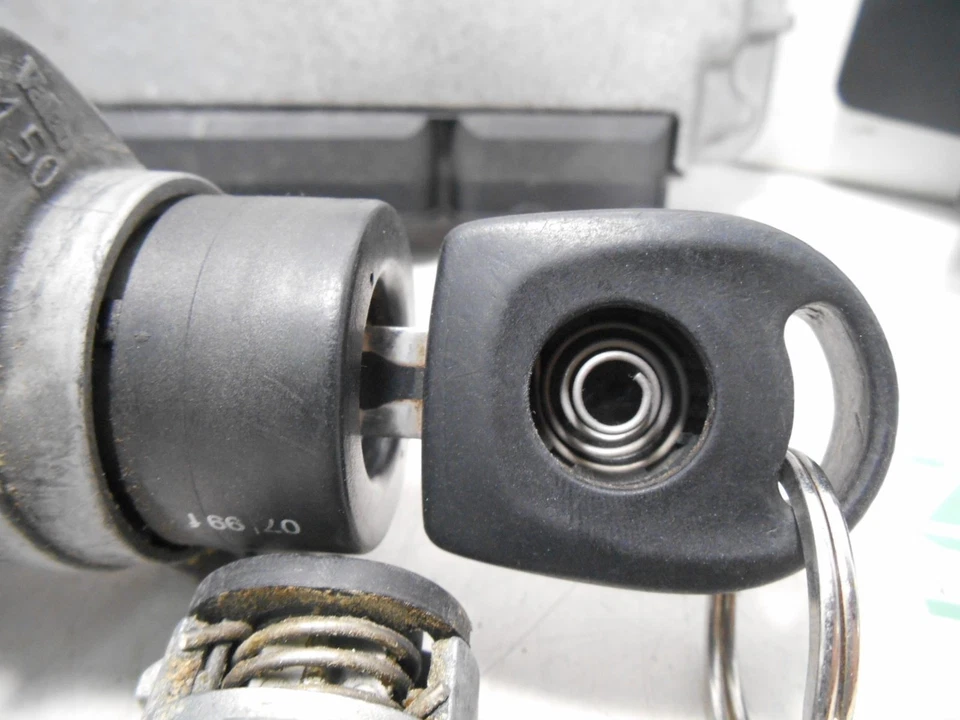 Kit Chiave ECU VW Passat 3B SW 1.9 TDI 110cv AFN 1999 038906018GA 0281010170 Foto 4 de 4