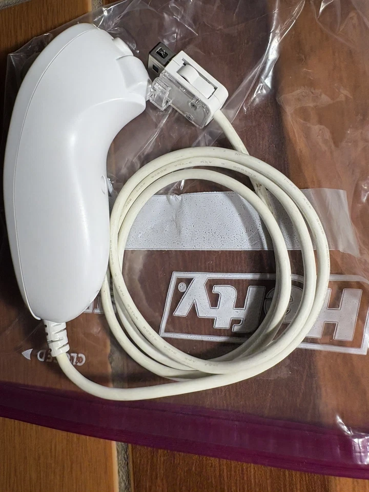 Nintendo Nunchuk Navigation Controllers/Nunchucks- white - Image 3 of 4