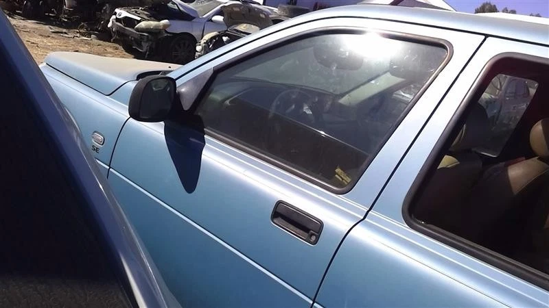 Used Front Left Door Assembly Front fits: 2002 Land rover Freelander 5 Dr Front Foto 3 de 4