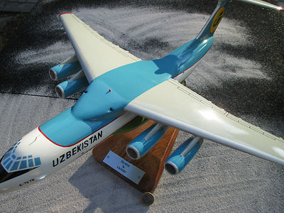 Iljuschin -76 Candid  RIESIG 1:100 CCCP  Woodmodel / Avion / Aircraft / YAKAiR 