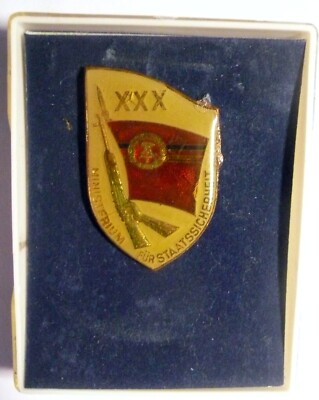 Abzeichen Ministerium für Staatssicherheit MFS XX X Jahre DDR mit Etui !