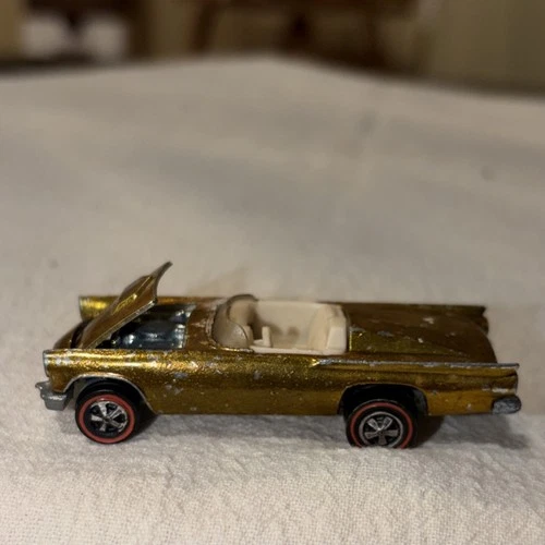Hot Wheels Redlines Classic '57 T-Bird Gold Ford Diecast Car 1:64 Opening Hood