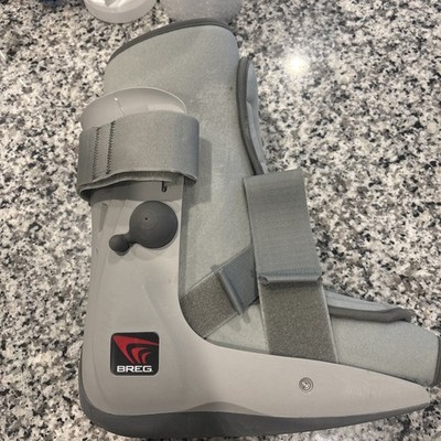BREG Adjustable Injury ANKLE  Brace / Walking Boot  W/ Comfort Air Pump SZ M 7-9