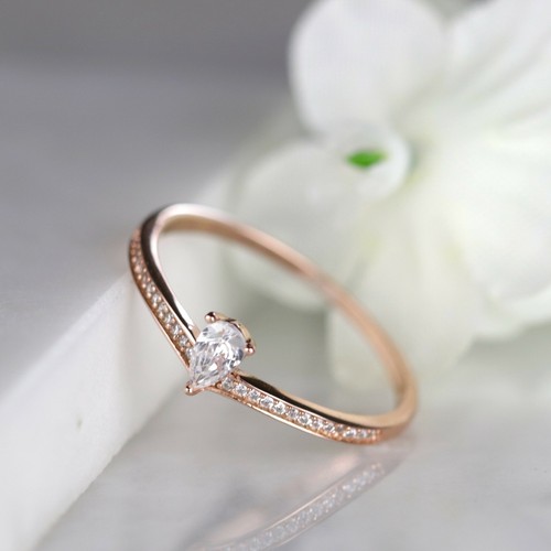 Anello di fidanzamento in argento sterling con diamanti a forma di pera oro rosa - Foto 3 di 9
