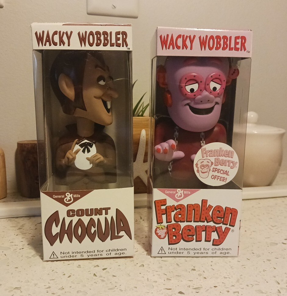 FRANKEN BERRY And COUNT CHOCULA Wacky Wobbler Bobbleheads