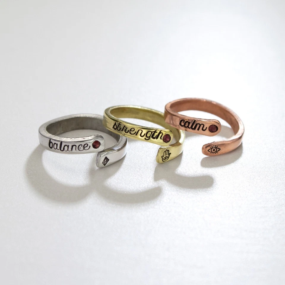 Estampillas metálicas con letras de firma en mayúsculas de amatista, punzones para joyas ImpressArt Foto 4 de 4