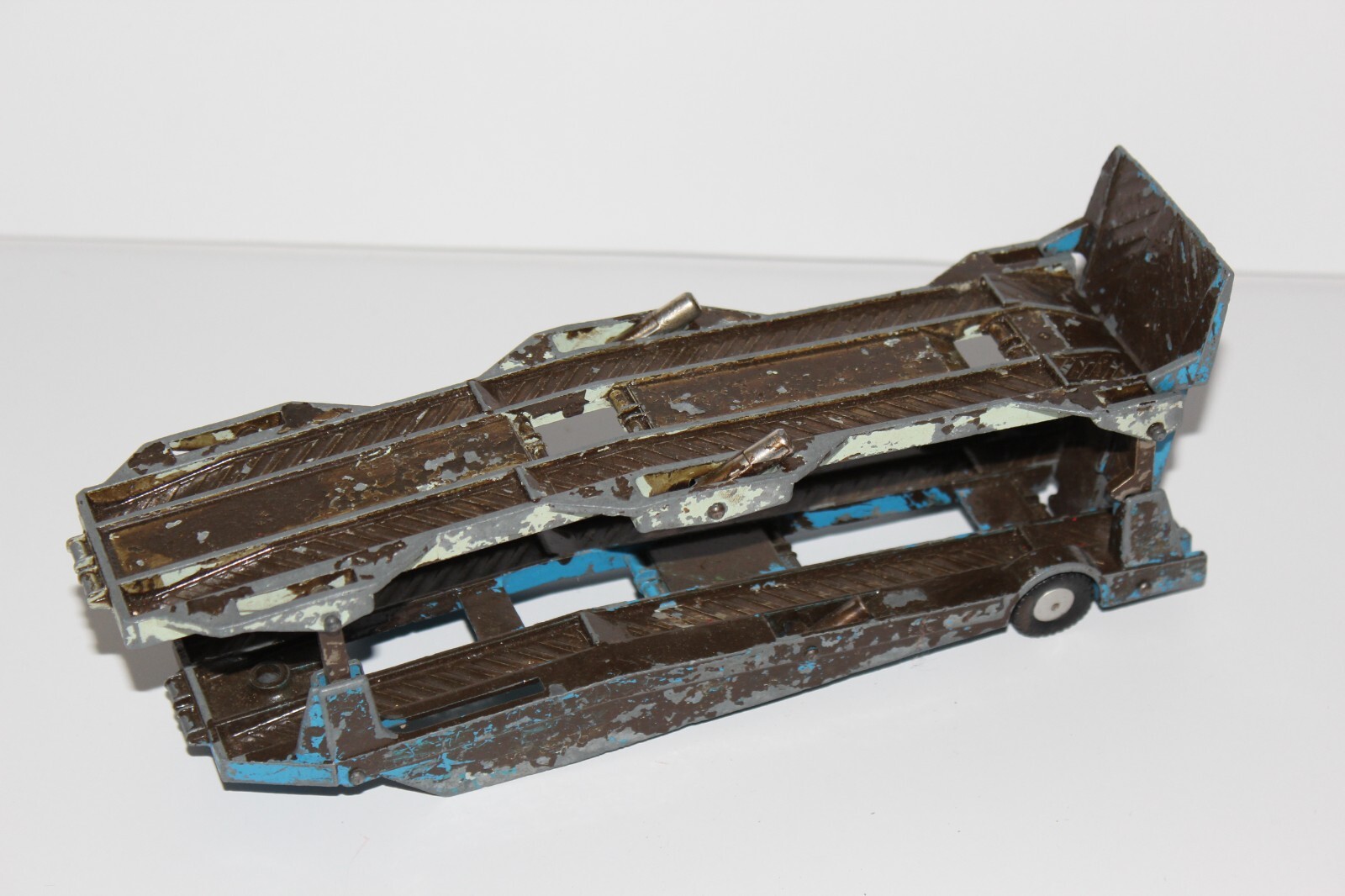 Corgi 1101, Carrimore car Transporter - Free Price Guide & Review