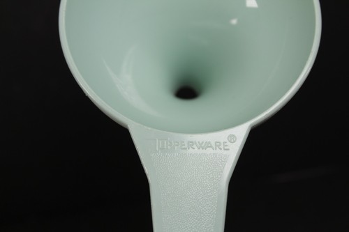 Vintage Tupperware Funnel In Blue 1985 #1227 Hershey Kiss - Picture 4 of 8