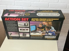 Nintendo Entertainment System (NES, 1989) Action Set LOT: Box, Console & More