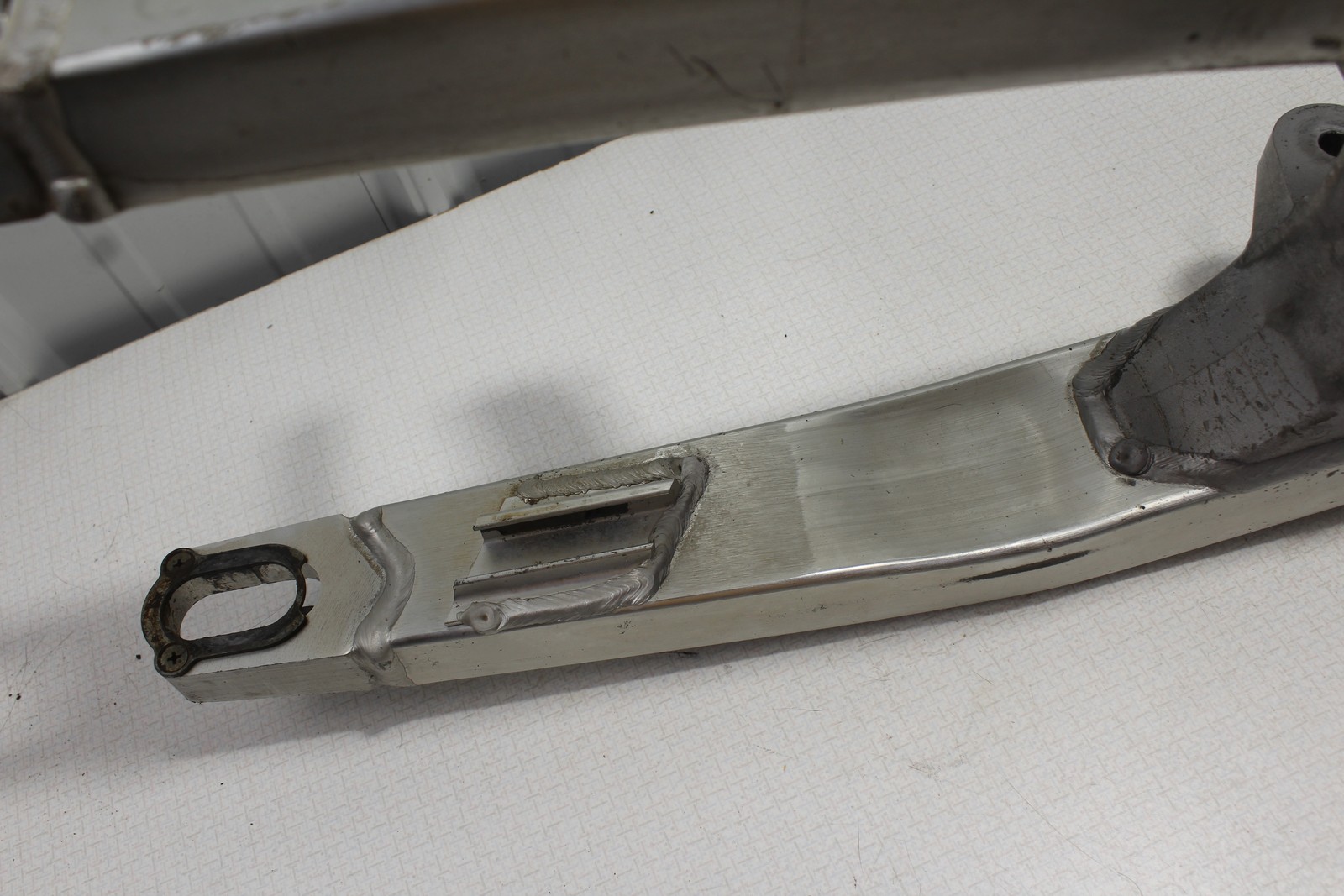 05 HONDA CRF250R SWINGARM SWING ARM SUSPENSION 52200-KRN-710