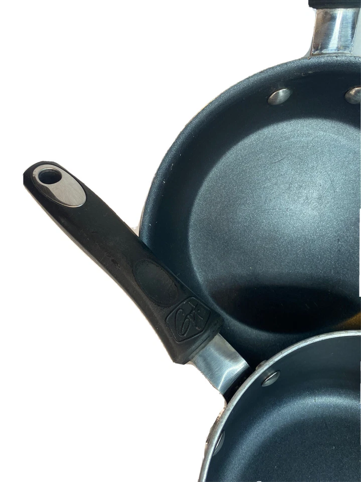 GUY FIERI 8 英寸 & 2QT Blk 炒锅和锅不粘铝保持凉爽手柄 — 第 3/4 张图片