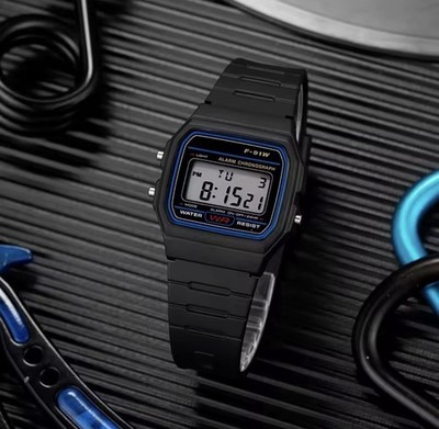 Digitaluhr   Klassische Sport- & Alltagsuhr für Herren, Damen & Kinder