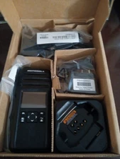 Motorola DTR700 900 MHz 50-Channel Digital Two-Way Radio
