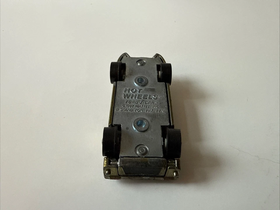 Hot Wheels 1967 Redline Olive Ford J-Car Usado - Imagem 4 de 4