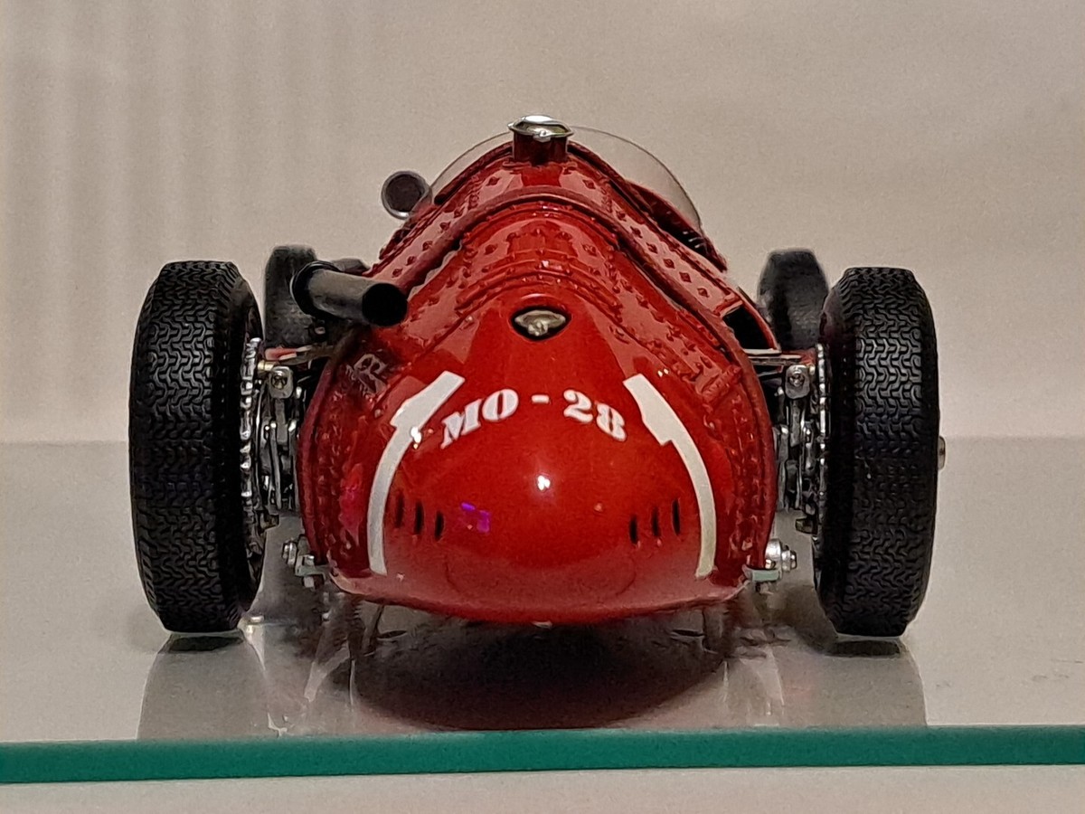 CMC 1/18 Limited Edition Maserati 250f Juan M Fangio 1957 F1 CMC 1/18 Limited Edition Maserati 250f Juan M Fangio 1957 F1