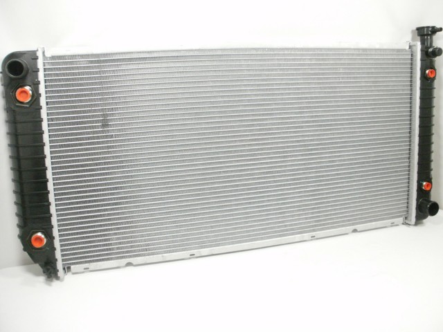 RADIATOR 19941998 CHEVY Silverado GMC Sierra 9499 Tahoe Yukon