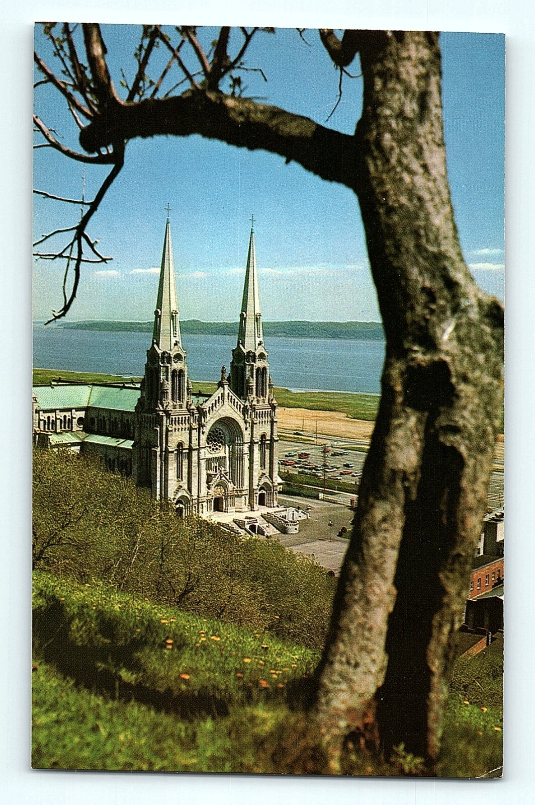 The Basilica Ste Anne De Beaupre Quebec Canada Castle on the Water Postcard E9