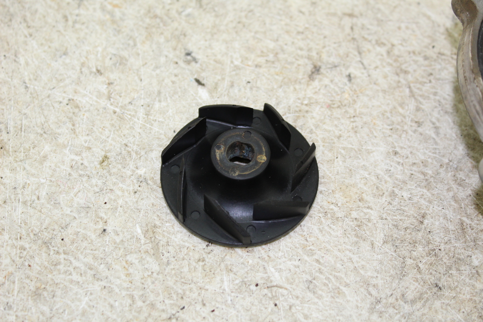 11 1014 POLARIS RAZOR RZR 4 800 800S 310 ENGINE WATER PUMP COVER