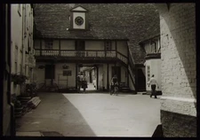 VINTAGE Magic Lantern Slide THE INN YARD C1930 PHOTO 