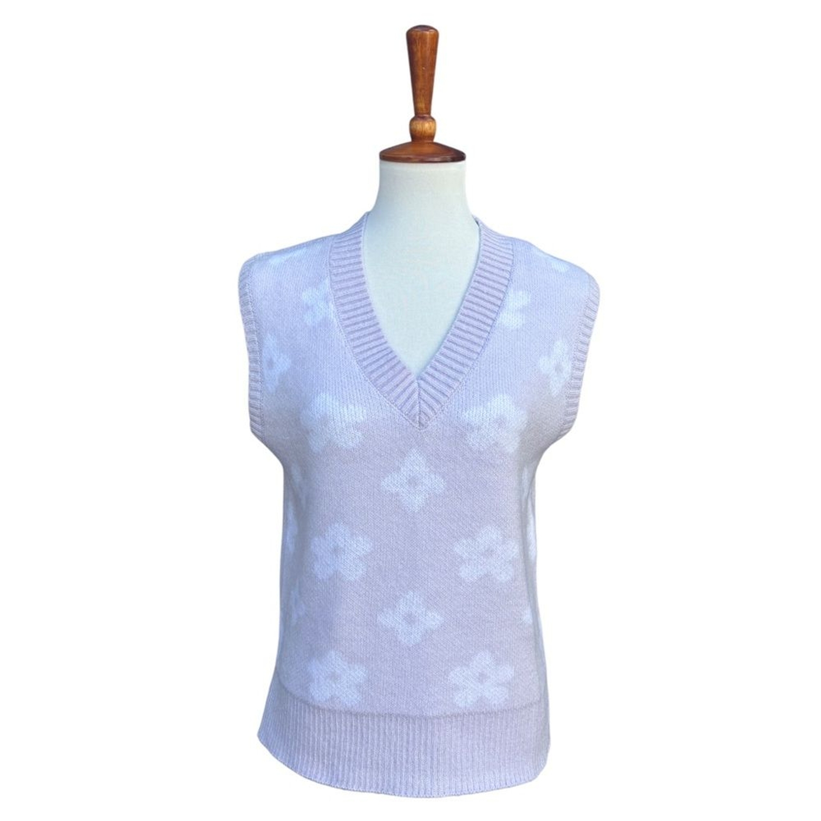 Wild Fable Women’s M Lavender Floral V Neck Spring  Sweater Vest NWT