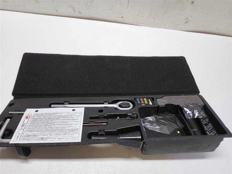 2017 FERRARI CALIFORNIA SPARE TOOL KIT W/ CARRY CASE 304377