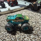 Vintage Hot Wheels Monster Jam 1/64 Avenger Green Blue Small Hub Metal Base