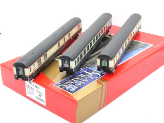 ACME 55214 Set of 3 FS Type G C UIC Z Carriages with Trunk "IC Cross" FLAG