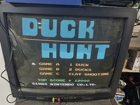 ORIGINAL NINTENDO ZAPPER GUN AND DUCK HUNT, TESTED WORKING