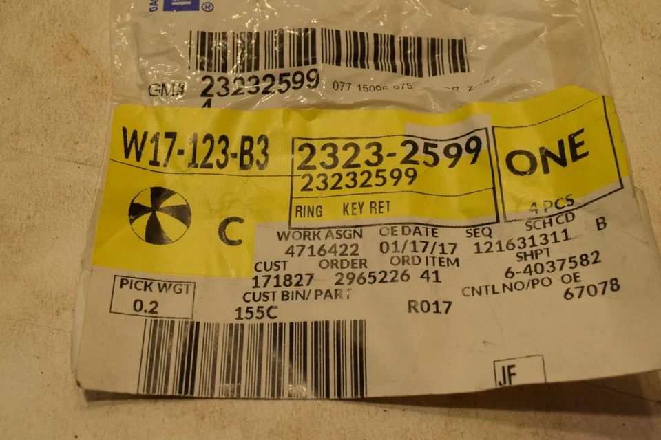 NUEVO PAQUETE DE 4 LLAVEROS OEM GM 23232599-B10-64 Foto 2 de 2