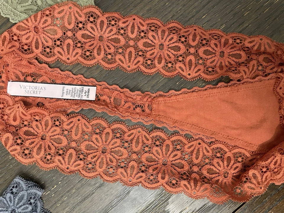 Lot of 3 Victoria's Secret Lace Thong/Panties Size Large - Image 4 of 4