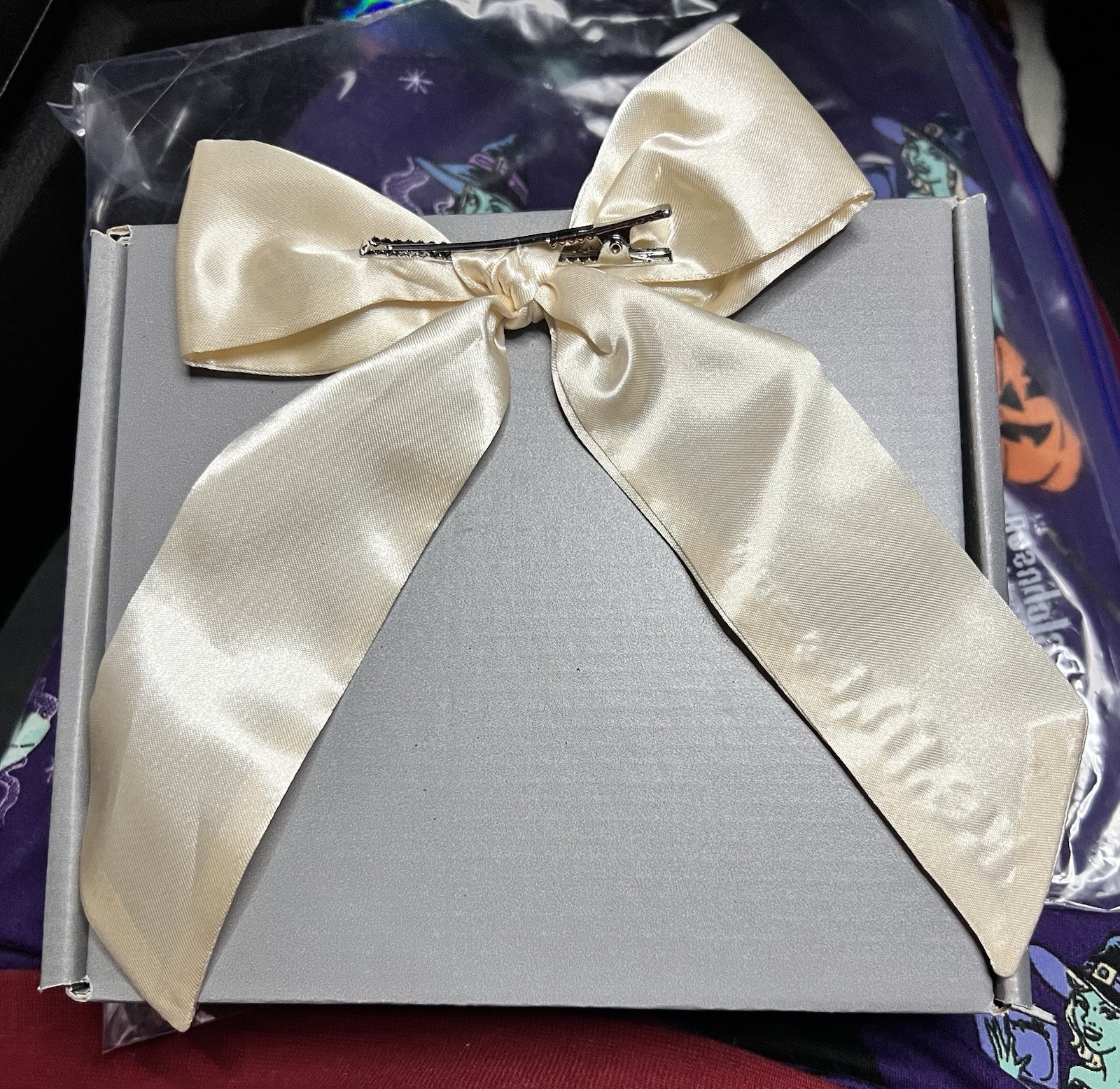 R.E.M. Beauty Yours Truly Exclusive PR  Hair Bow- VERY RARE!!