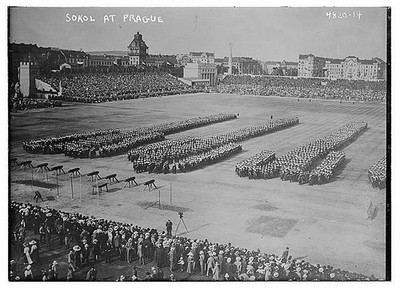 Photo:Sokol,Prague,women,lines,buildings,marching,actor,graphs 1