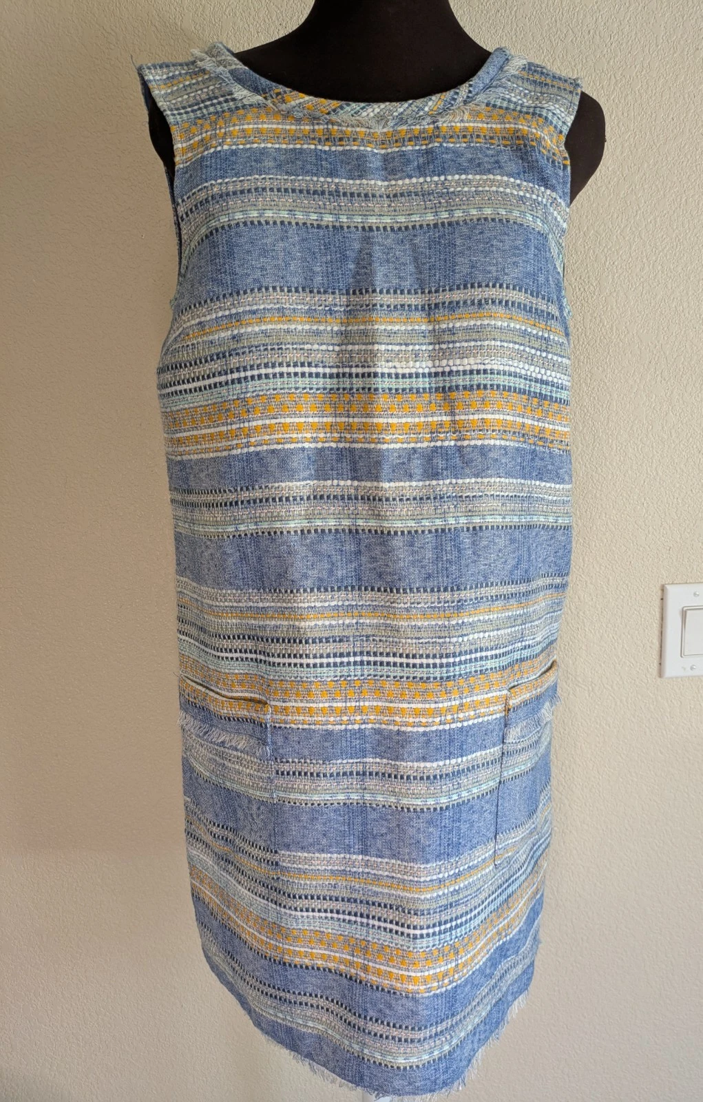 Anthropologie Akemi + Kin Textured Shift Dress Sz 8 Blue Striped Summer Fringe
Opens in a new window