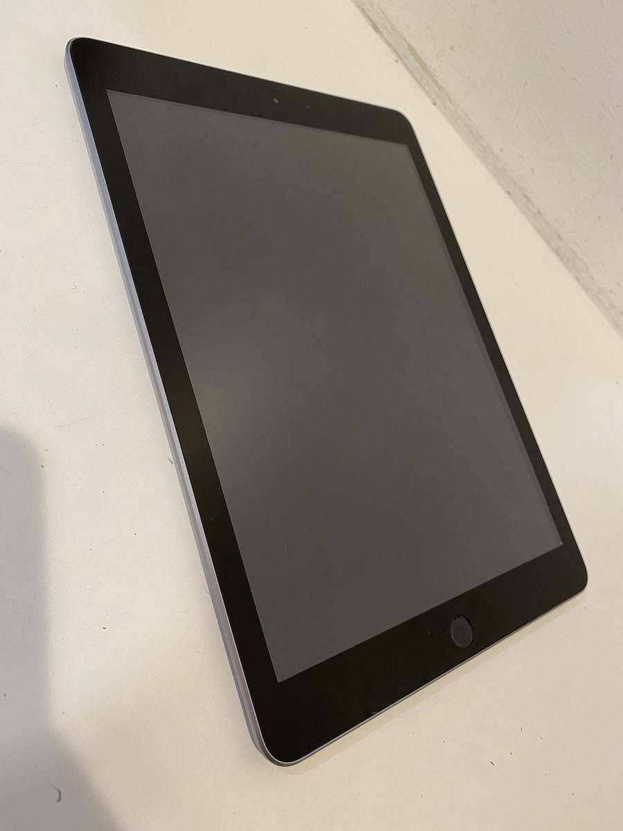 Apple iPad 5th Gen., 32GB, Wi-Fi, 9.7