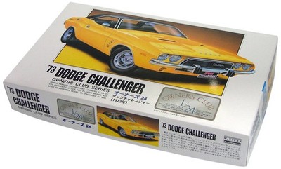 Arii 21158 Owners Club 1973 Dodge Challenger Plastic Model Kit 1/24